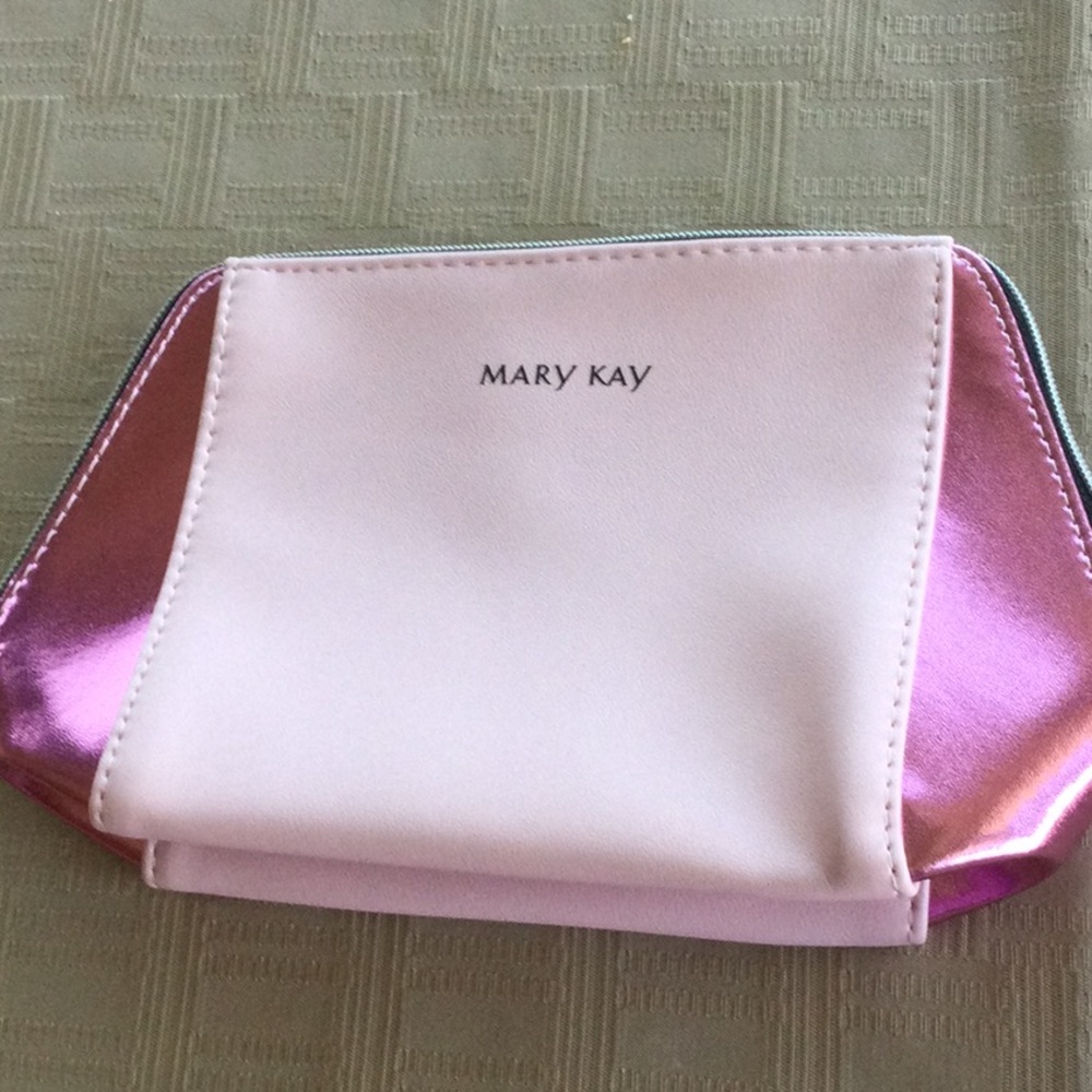 Mary Kay metallic cosmetic bag 9 X 5 1/2.  Never been used.